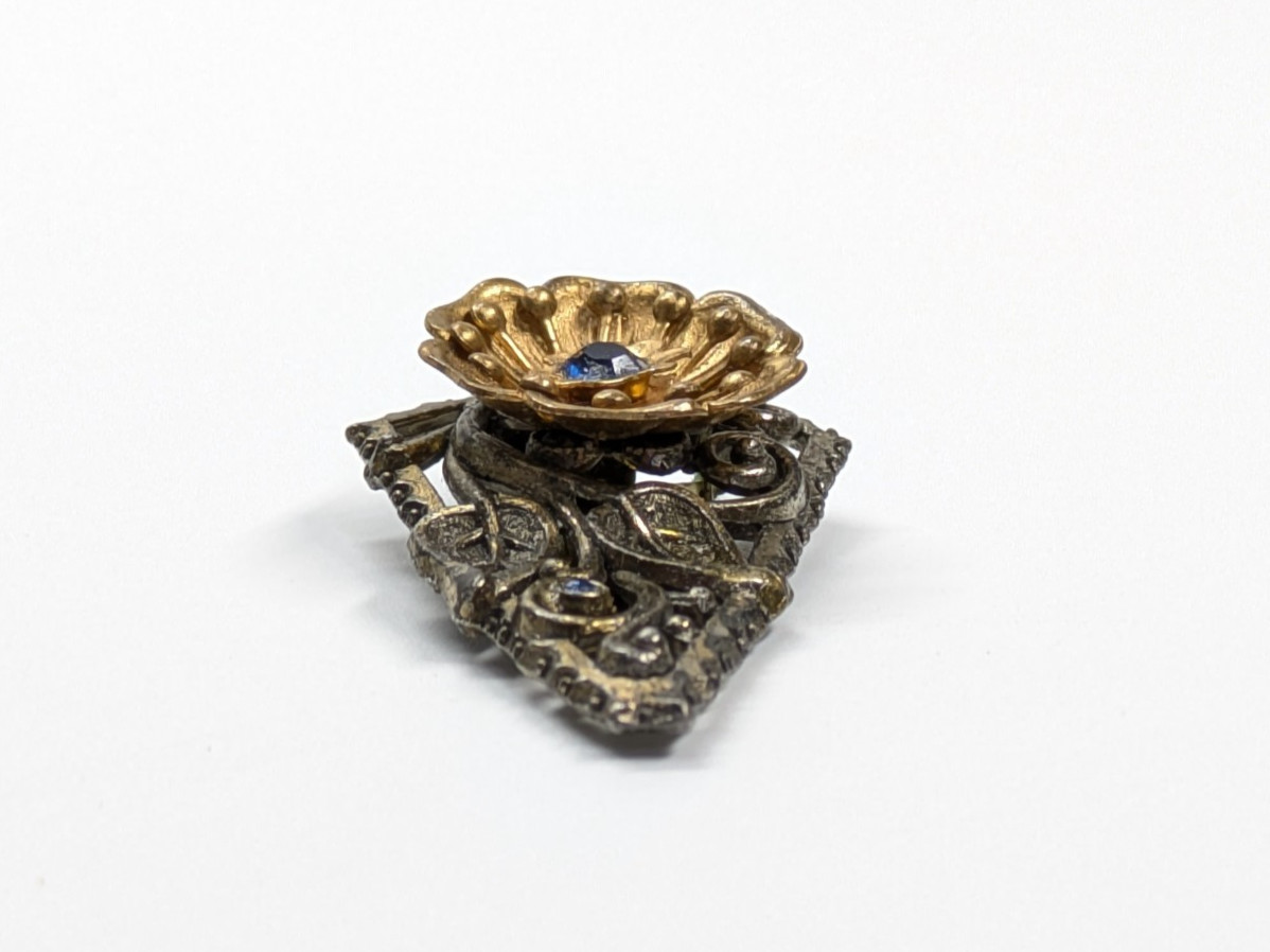 Vintage Openwork Gold & Silver Tone Floral Dress Fur Clip Blue Paste Rhinestones