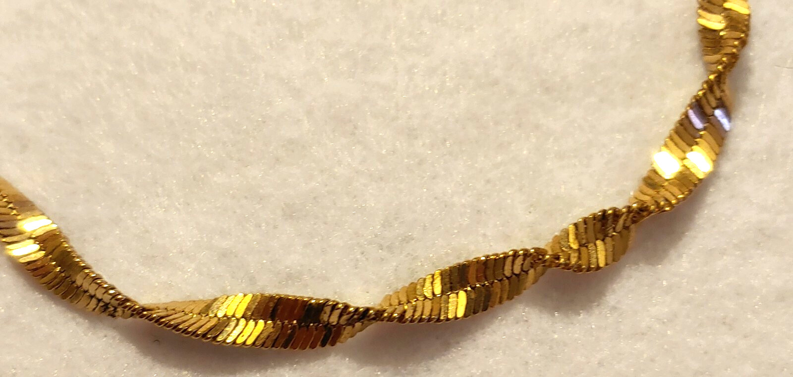 Vintage – Necklace – Yellow Gold Tone 20 in Long Chain – With Lobster Claw Clasp