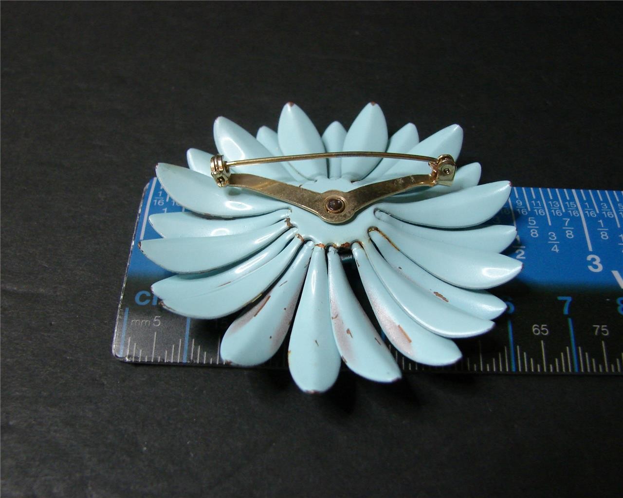 Vintage Retro Mod 60’s Blue Enamel Daisy Flower Pin Brooch