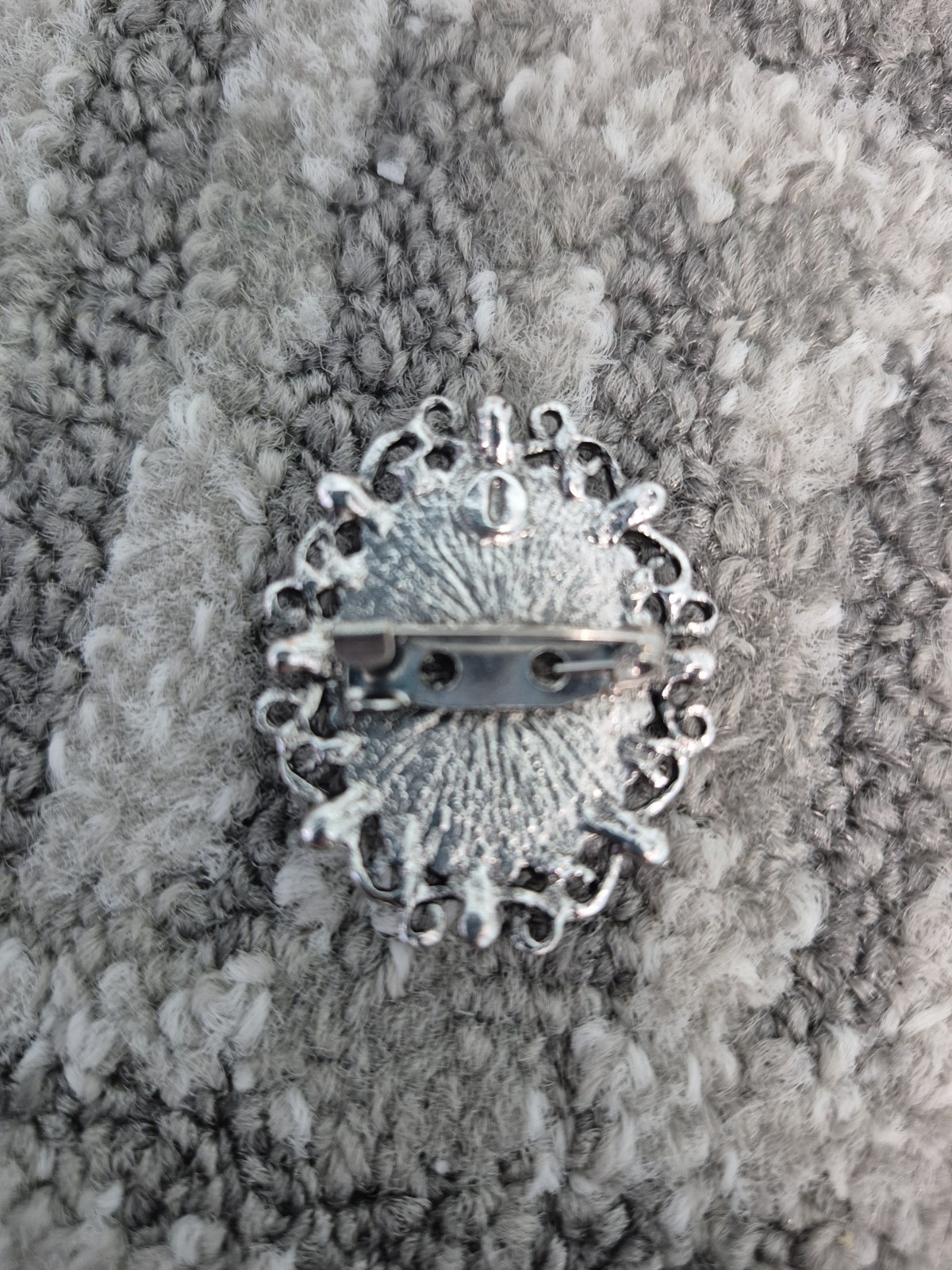 Vintage Cameo Silver Tone Brooch Pin Oval Blue White
