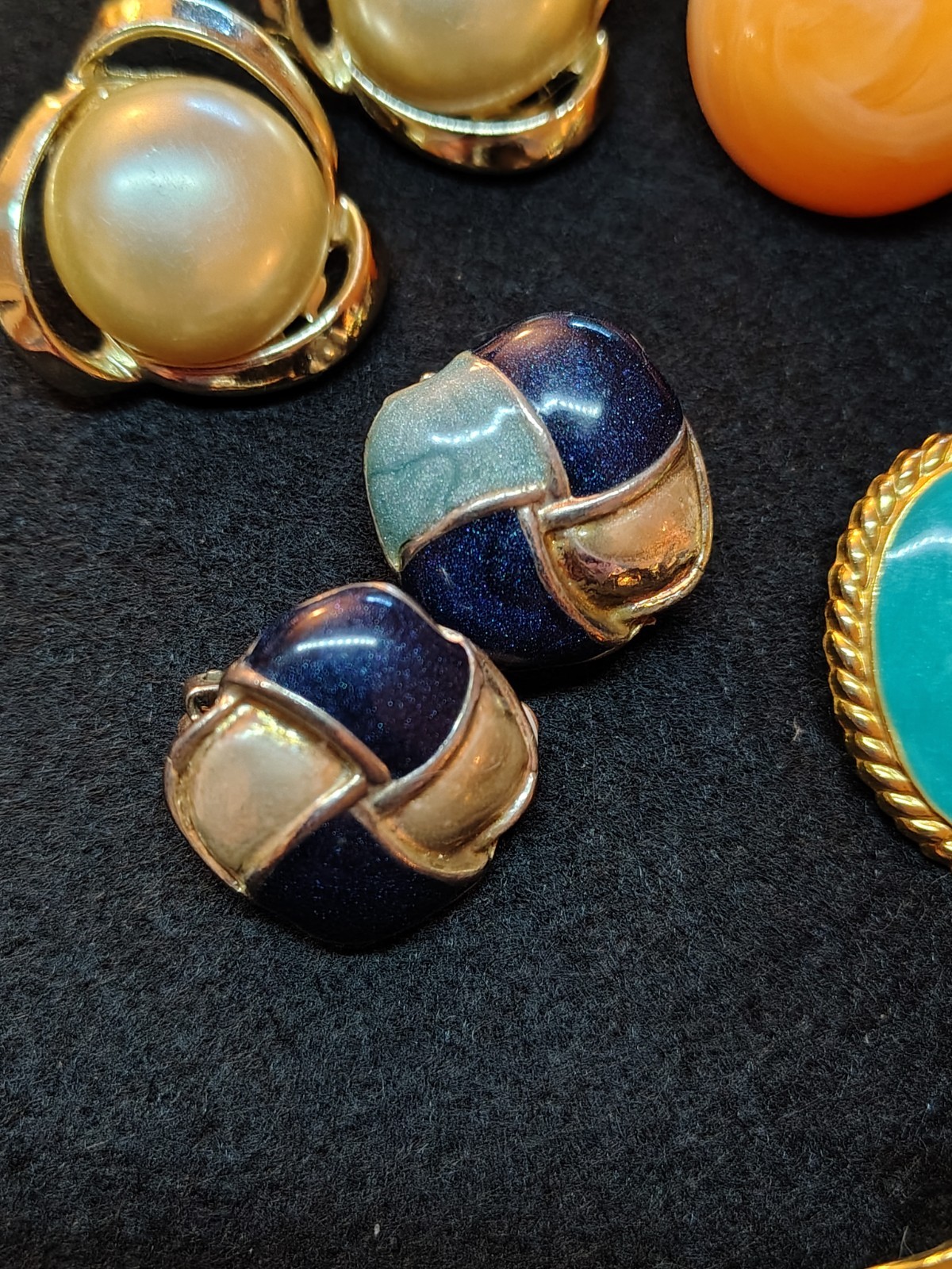 Vintage 60s 80s 8 Pairs Clip On Earrings Flower Bakelite Metal Costume B25