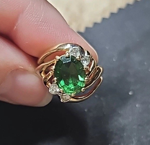 The Walton Ring Viintage Lindenwold 14K HGE Large Green Colored Stone Size 4.5