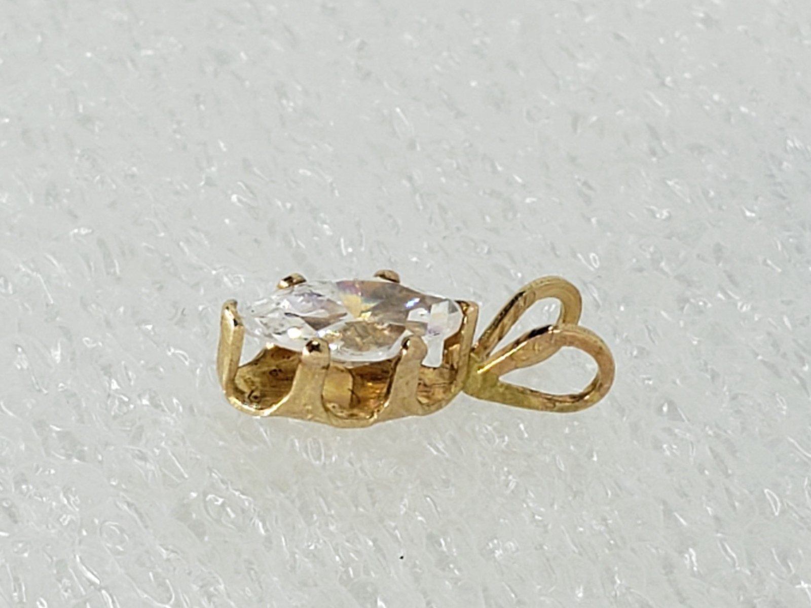 Vintage Pretty 14K Yellow Gold Marquise CZ Navette Solitaire Pendant – 0.35 tcw