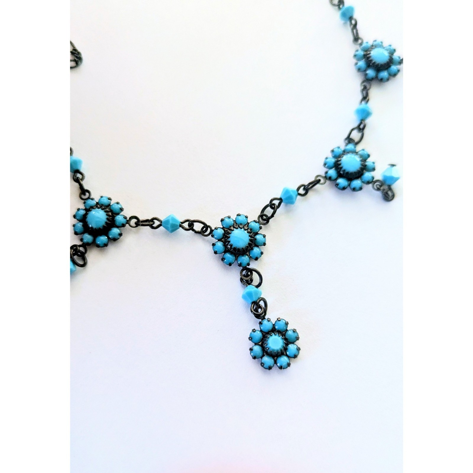 AUSTRIAN CRYSTAL USA Black Tone Turquoise Crystal Dangle Necklace 16.25″