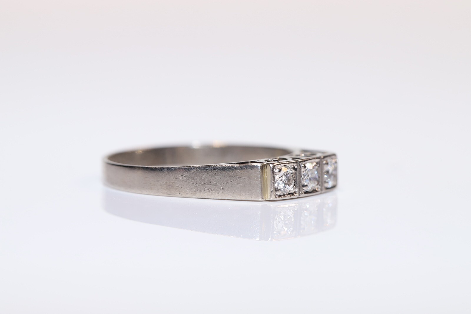 Antique Circa 1920s 18k Gold Natural Diamond Decorated Ring