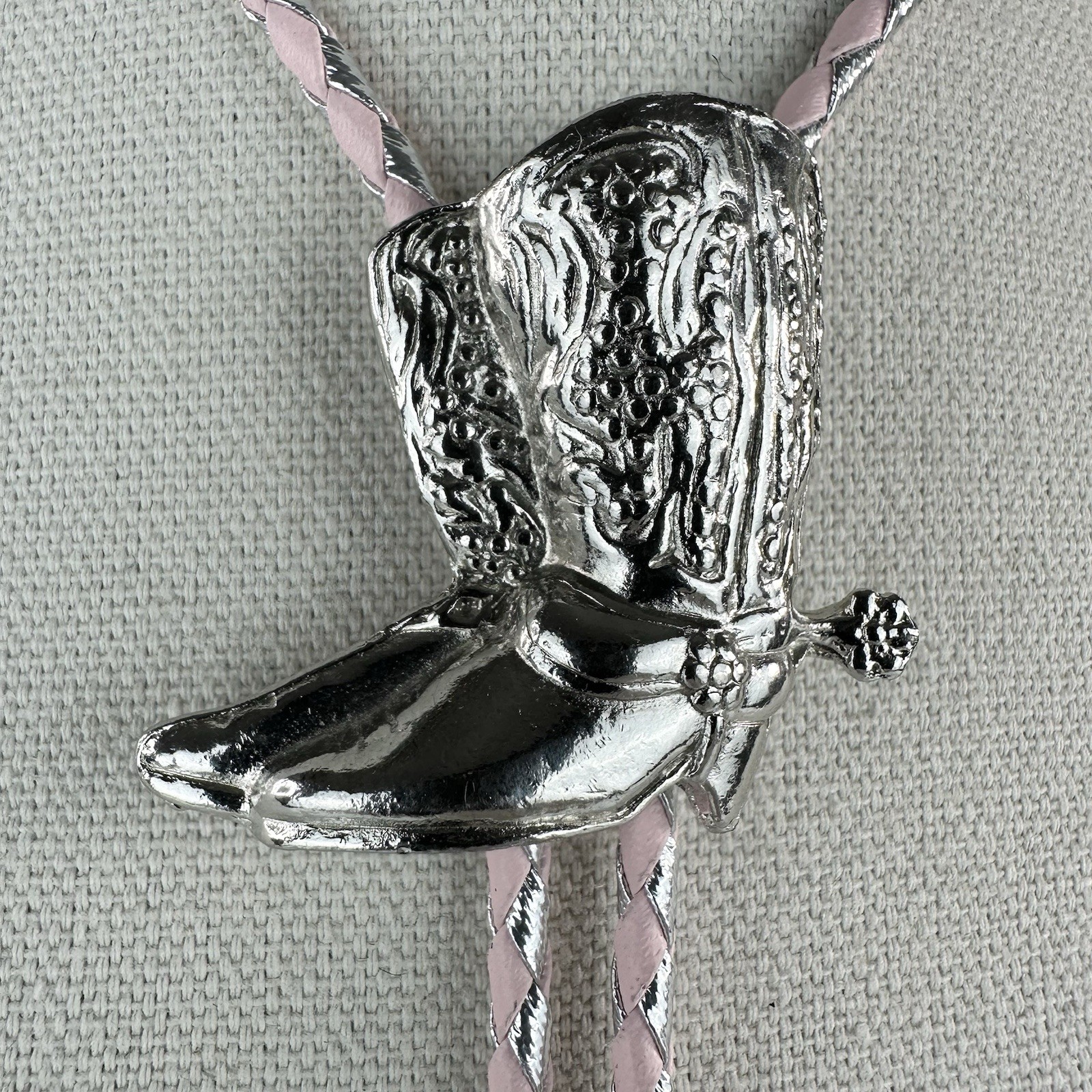 Stunning Vintage 90s Chrome Silver Tone Boots And Spurs Western Bolo Tie
