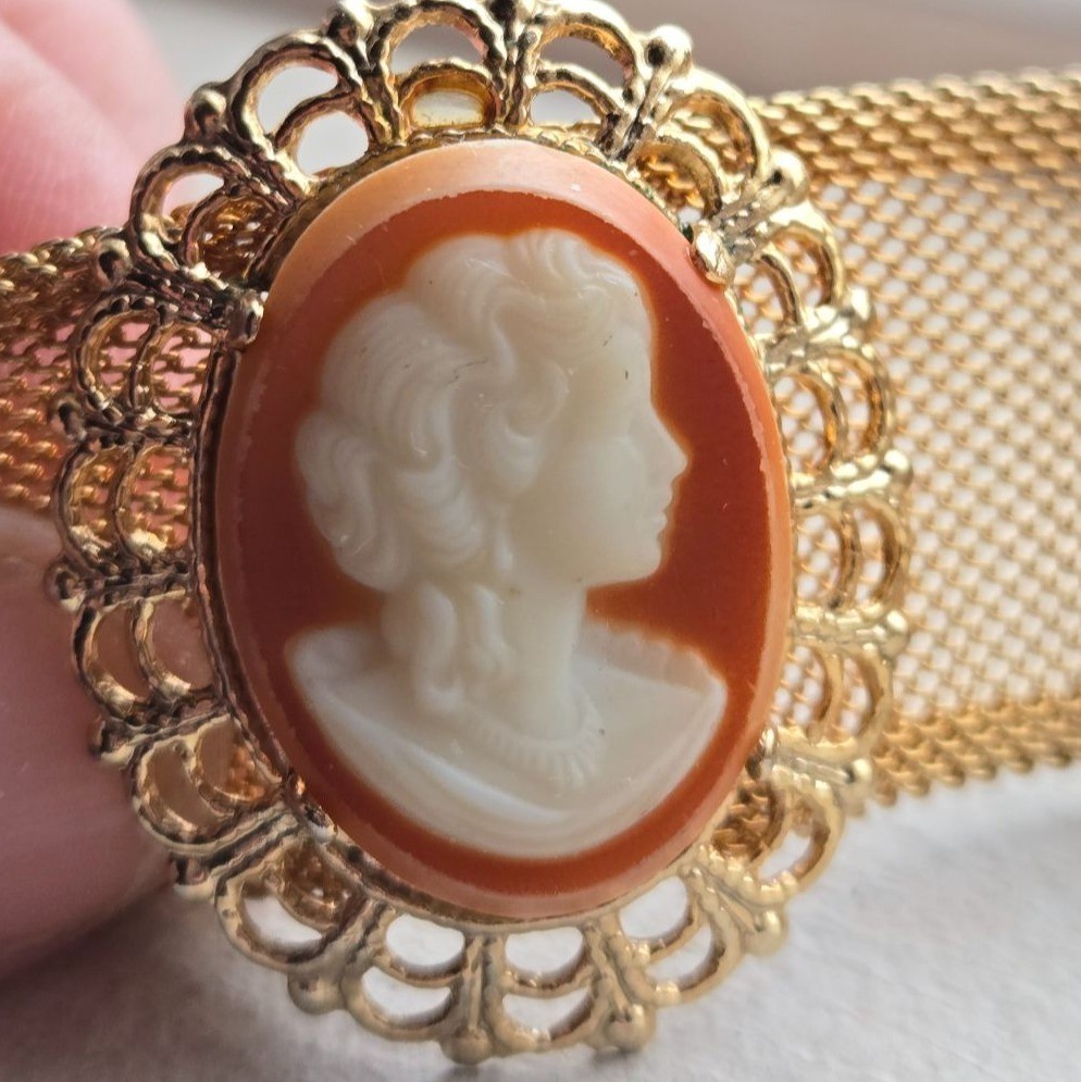 Vintage Coro Cameo choker necklace Gold Tone Mesh Lady Portrait Filigree Estate