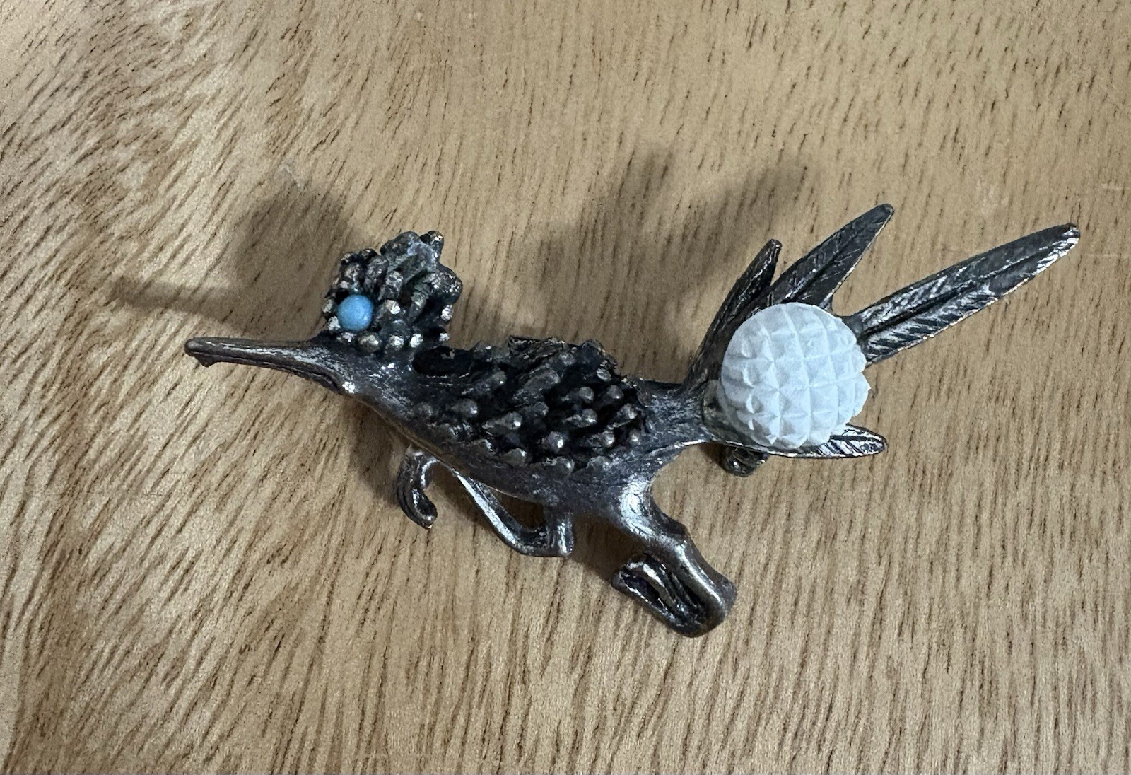 Vintage Unsigned Pewter Roadrunner Brooch Pin Turquoise Eye Textured Golf Ball