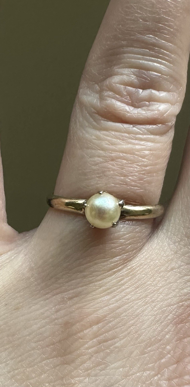Vintage 18 KT HGE Dainty Pearl Ring 5-3/4