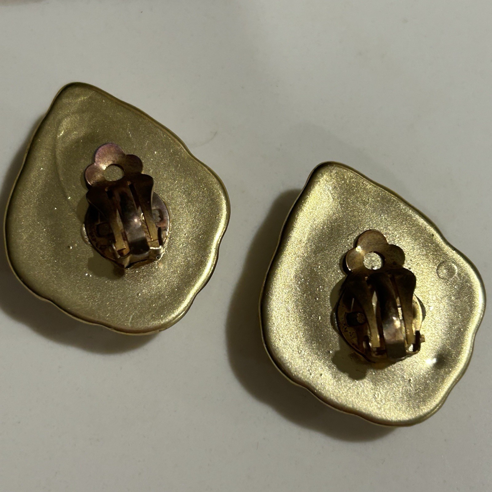 Elegant Gold Tone and Deep Purple/Blue Teardrop clip on Earrings