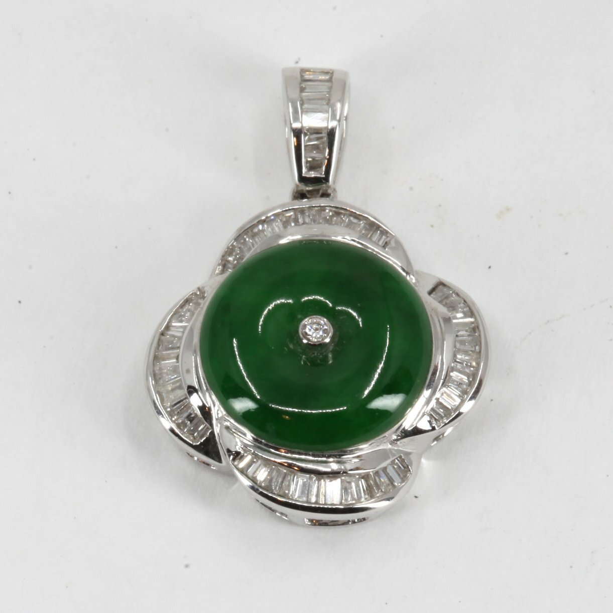 18K Solid White Gold Diamond Jade Pendant D0.35CT