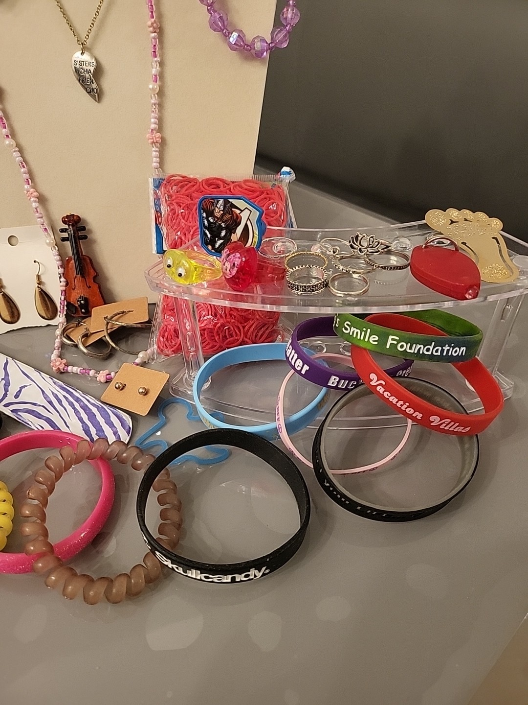 Costume Jewelry Lot 90 Pc + Girls Dress Up Box Collectibles, Hair Pcs And MoreG4