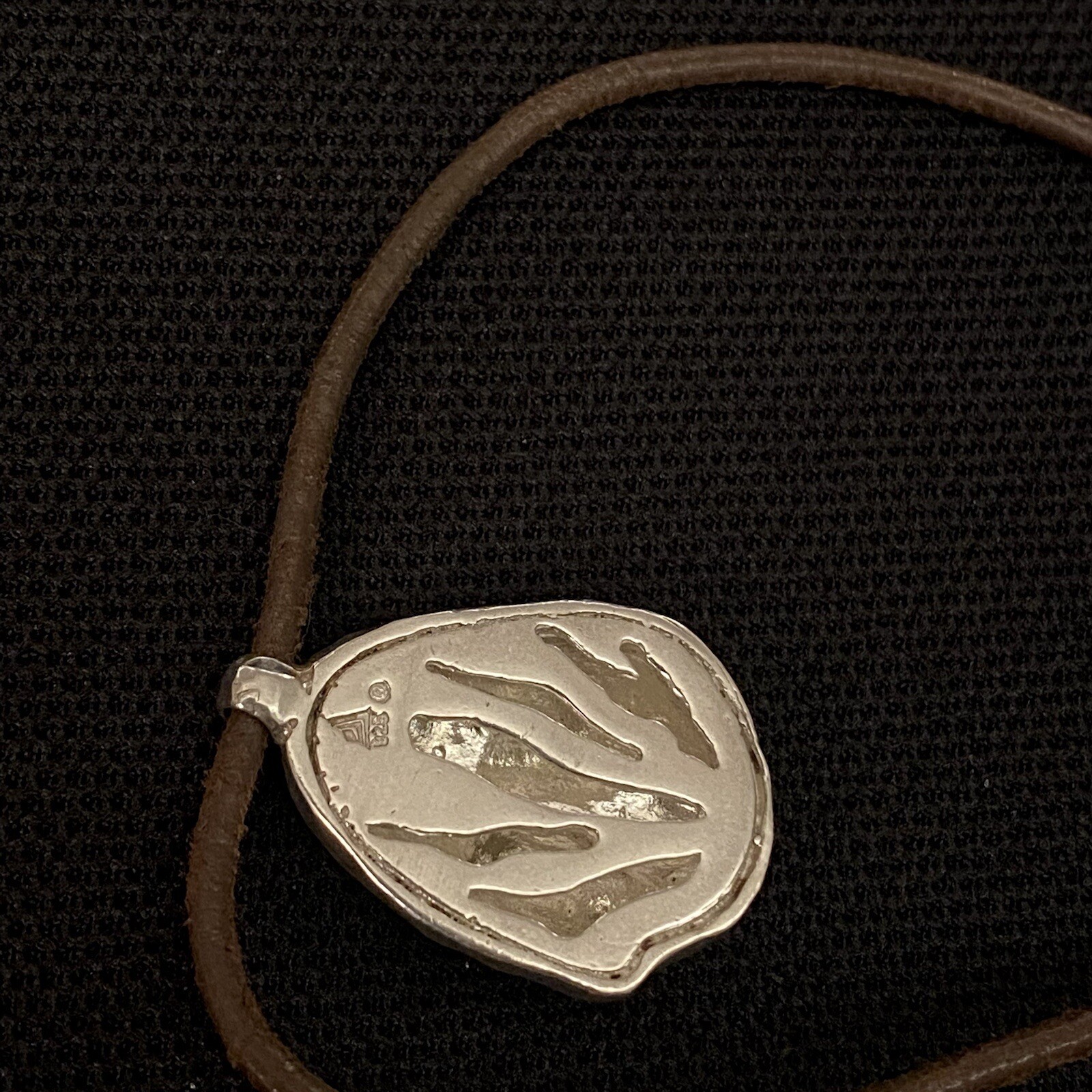 NICE ESTATE STERLING SILVER NUGGET STYLE PENDANT ON LEATHER CORD NECKLACE 16”