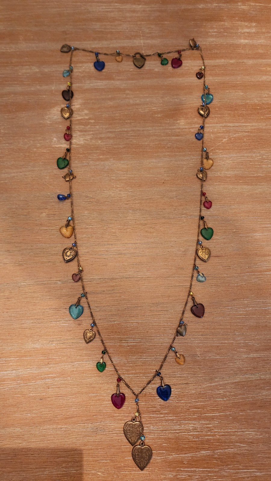 VTG Glass Works Studio G.W.S Signed Glass Hearts Charm Necklace – 42″ Length Wow