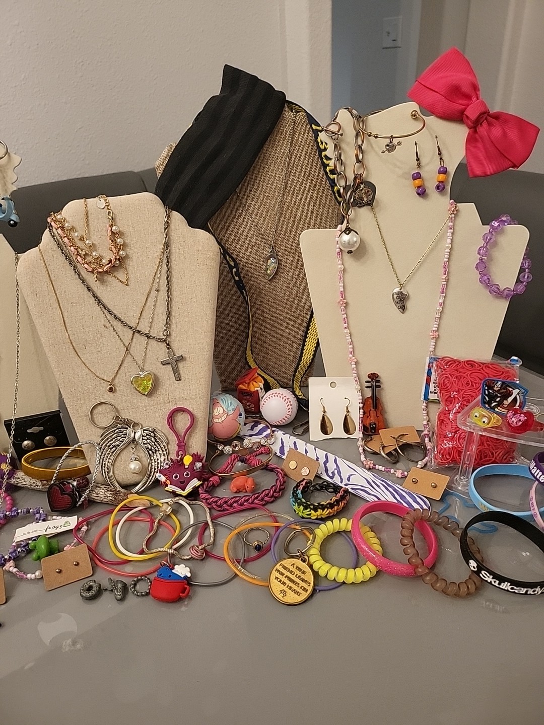 Costume Jewelry Lot 90 Pc + Girls Dress Up Box Collectibles, Hair Pcs And MoreG4
