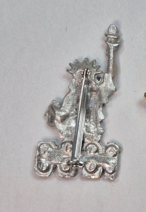 Vintage Statue of Liberty Pewter Pink Rhinestone Brooch Pin 2″