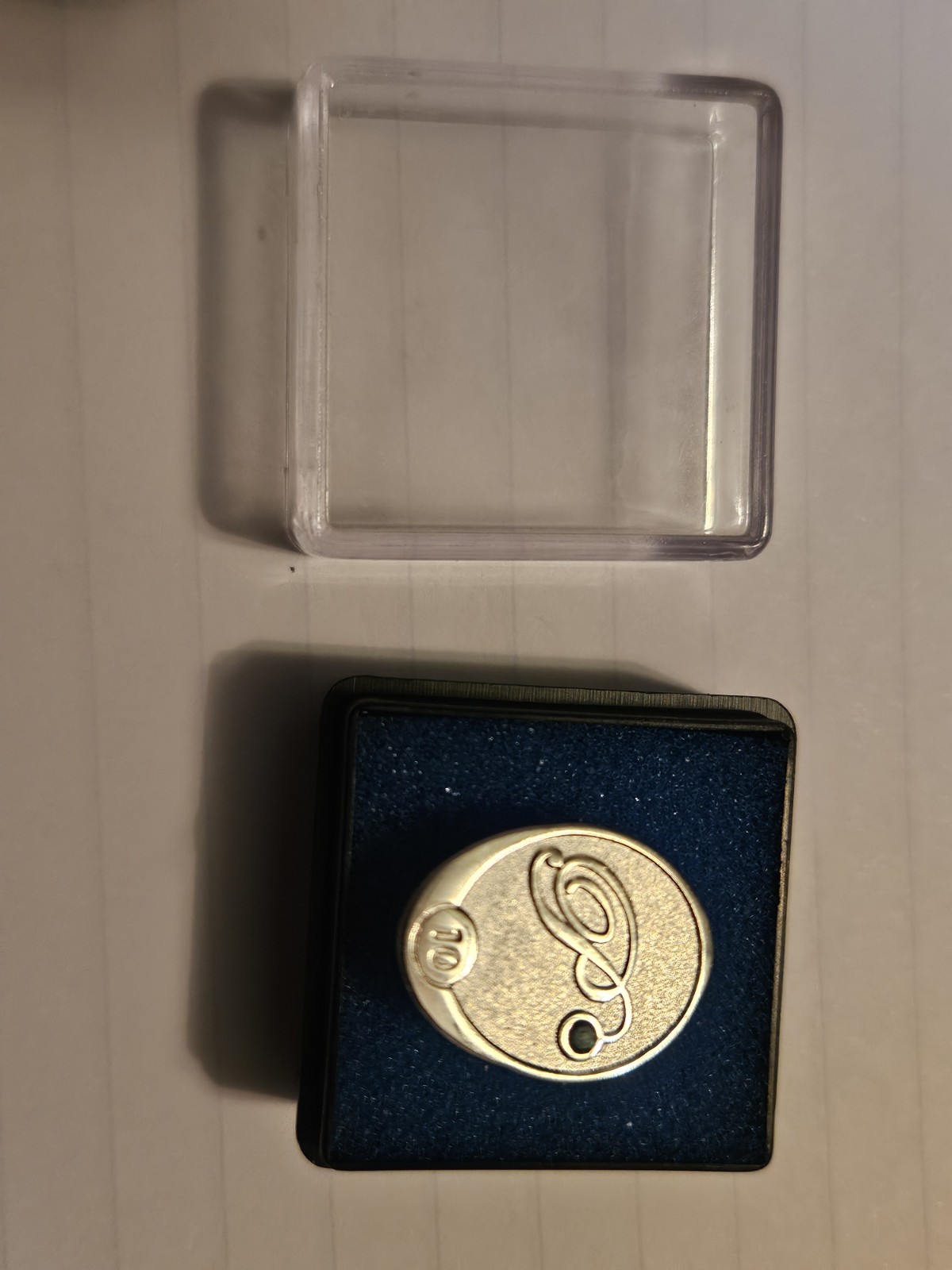 Pendant or pin, Vintage w/ Letter “P” 10 year service . Silver plate Green Stone