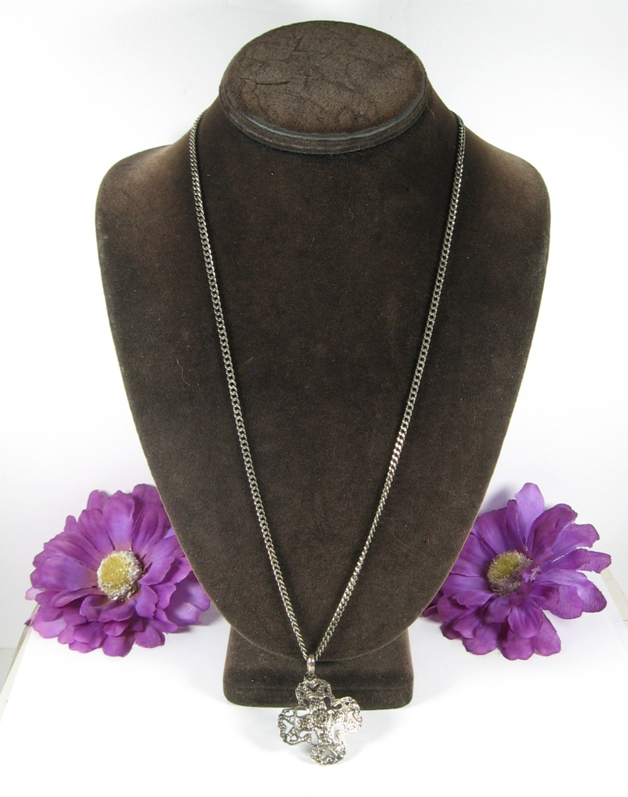 Maltese Cross PREMIER DESIGNS Pendant NECKLACE Vtg Silvertone Flowers Hearts 24″