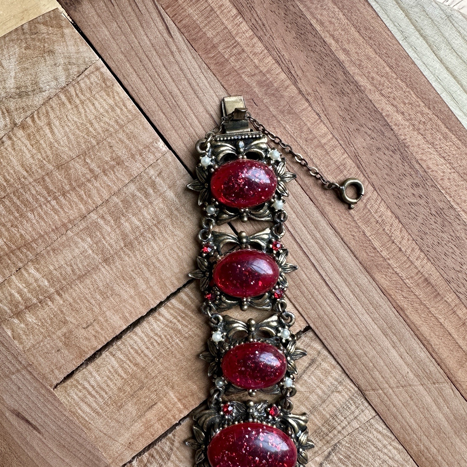 VTG 1950s-60s Victorian Revival Bracelet 6.75 Inch Red Confetti Acrylic Flowers