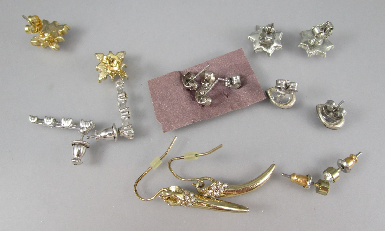 Vtg Mod Retro Varying Colors & Multi Styles LOT of 7 Post Pierced Earrings 152C