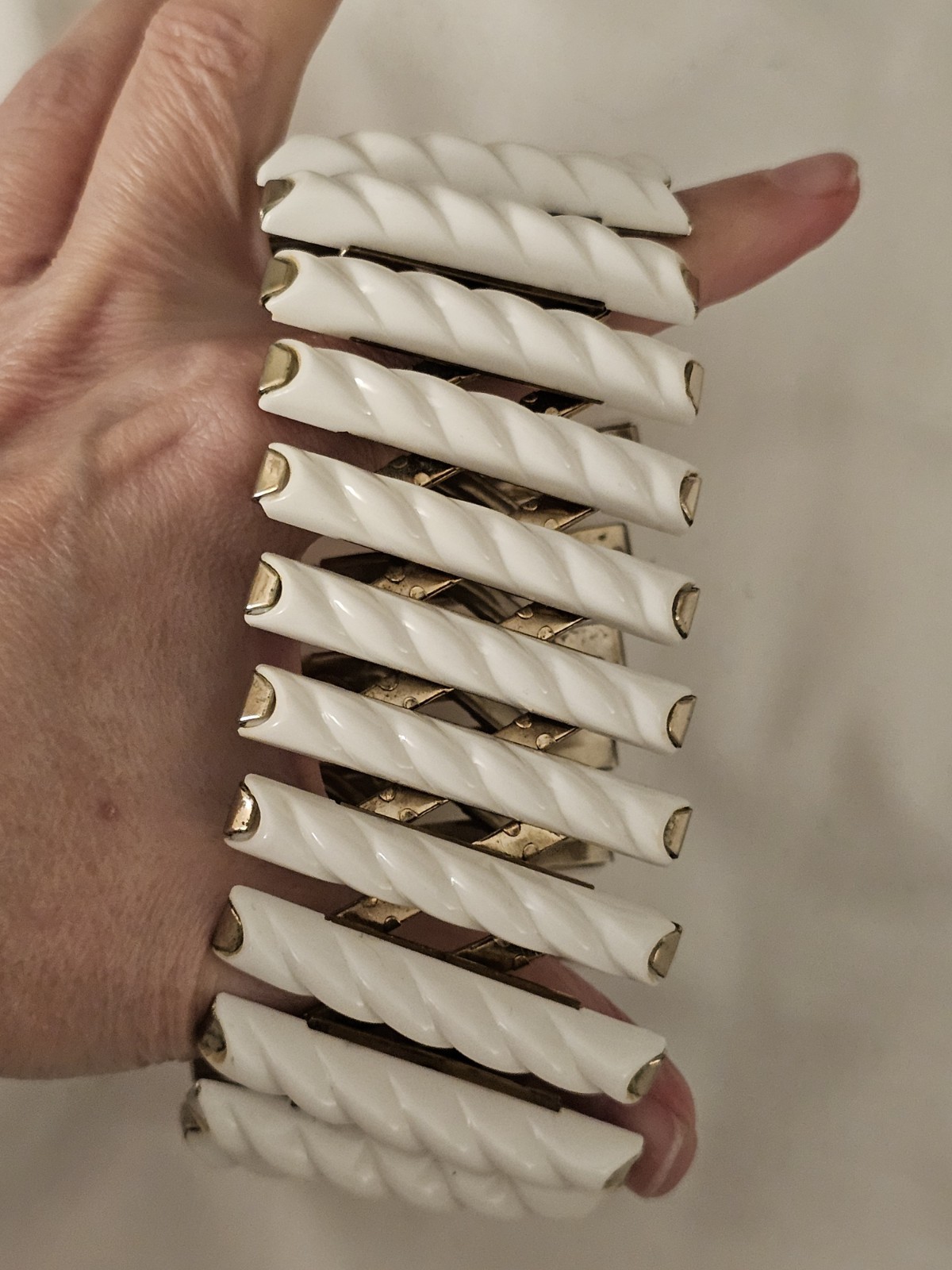 Vintage White Molded Plastic Wide Expanding Bracelet