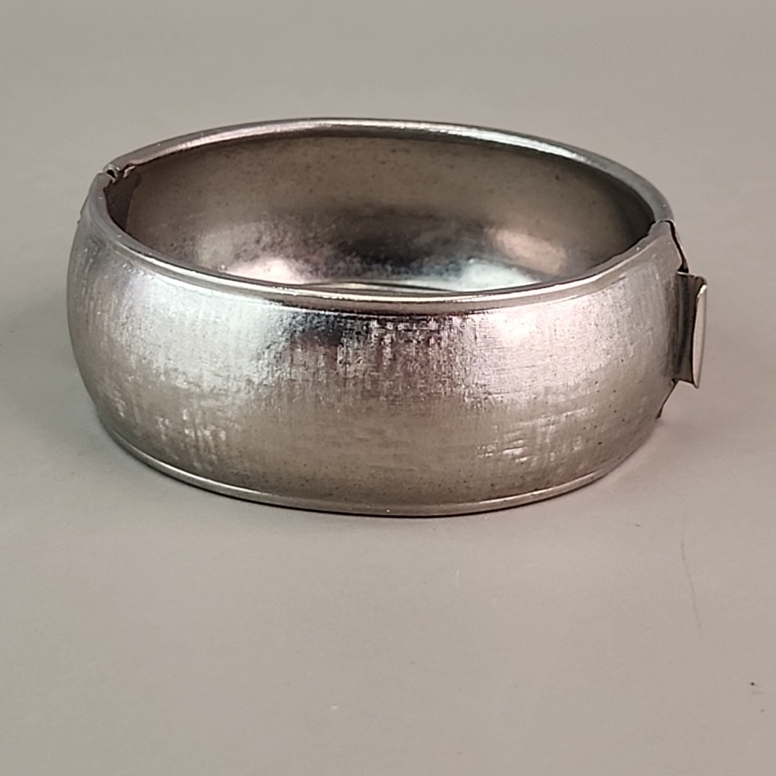 Vintage Hinged Bangle Bracelet Textured Silver Tone 22mm Wide 6.5″