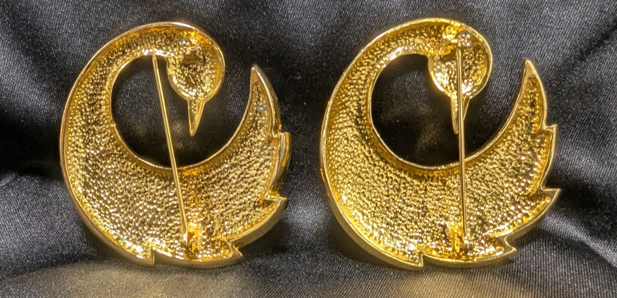 Vintage Orena Paris Swan Brooch Gold Tone Orange Amber Enamel Inlay Beautiful