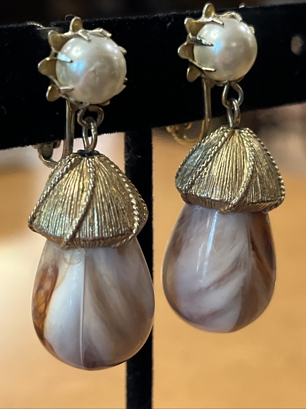 Vintage Classic Coro Dangle Drop Pearl Cabochon Swirled Lucite Clip On Earrings