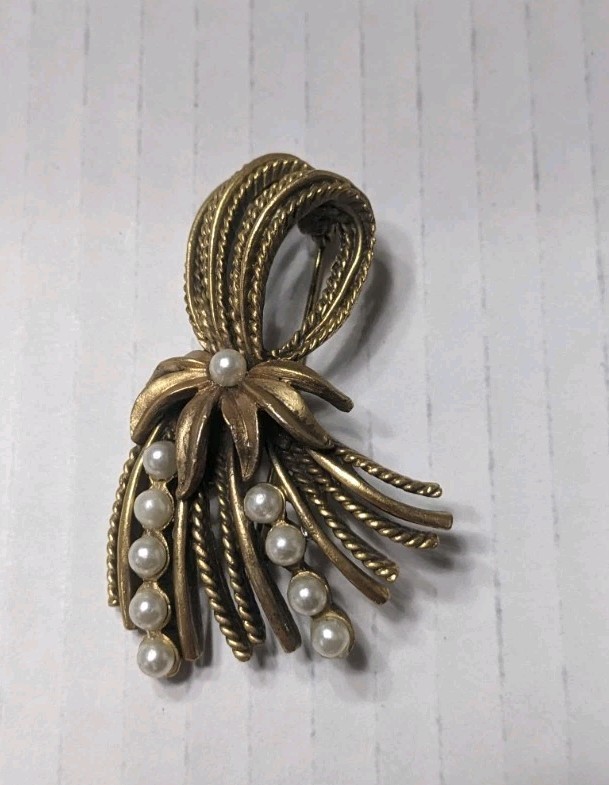 Vintage Gold Tone Bow Brooch with Faux Pearls and Rollover Safety Clasp Chic