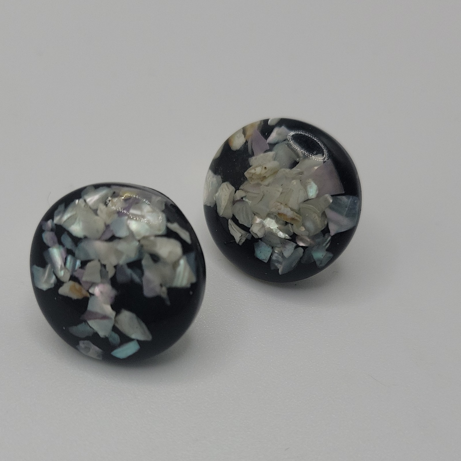 VTG Lucite Thermoset 1950’s MCM Post Clip Earrings Retro Embedded Abalone Button