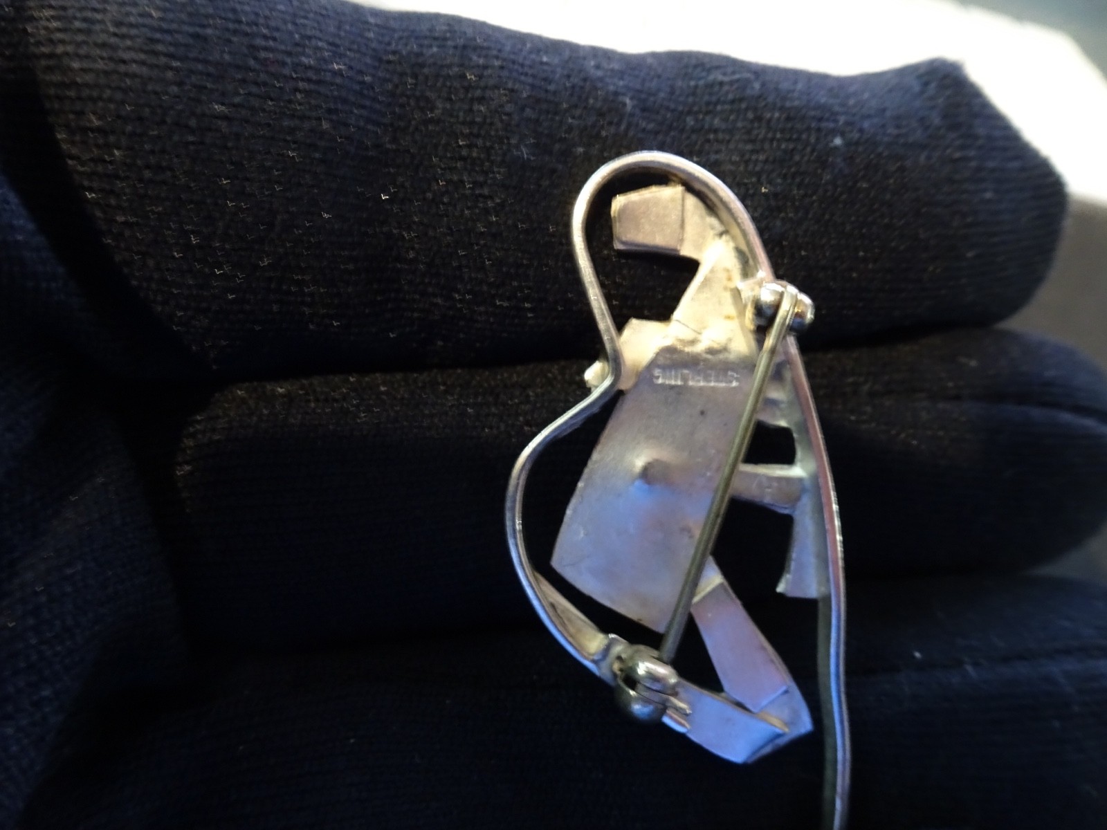 #621-VINTAGE STERLING SILVER VERY DIFFERENT PIN-925-