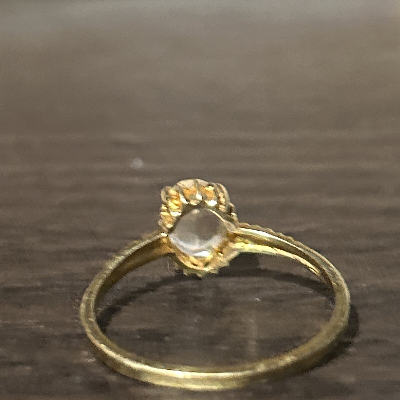 Vintage Signed BDA 10k SOLID Gold Ribbed Sides Ring Paste Clear Stone Size 5.75