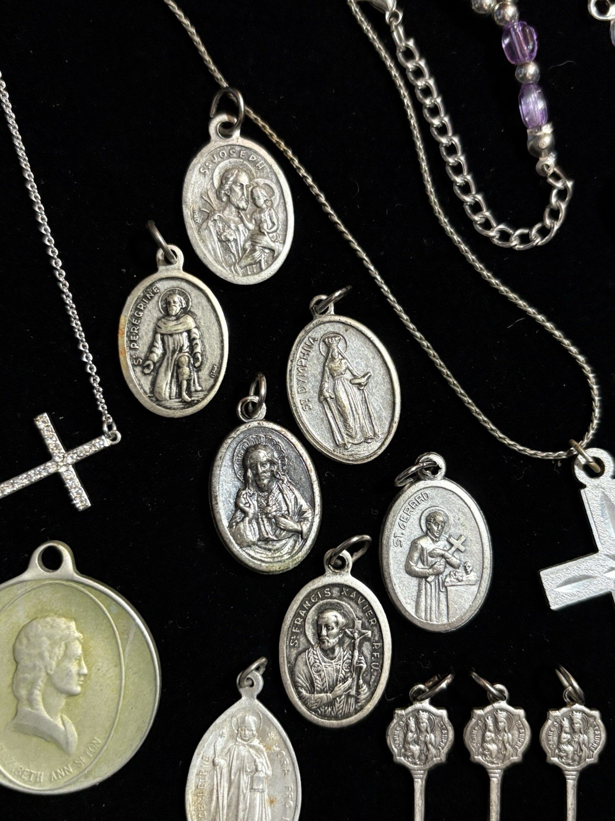 Vintage Religious Jewelry Lot 25 Pc Catholic Medallion Rosaries Few Marked Italy