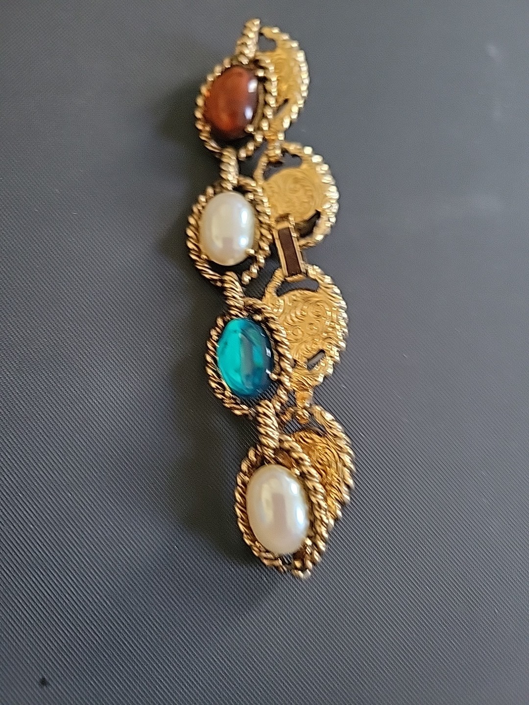 Vntg Floating Gripoix Cabochons & Pearls Golden Ornate Bracelet 8″, 32 gms