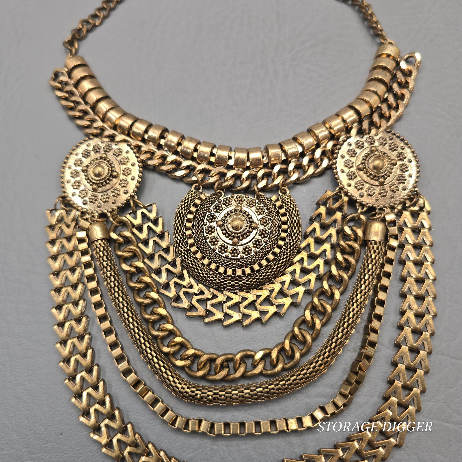 VTG Chunky Statement Multi-Strand Gold Tone Chains Collar Bib Choker Necklace