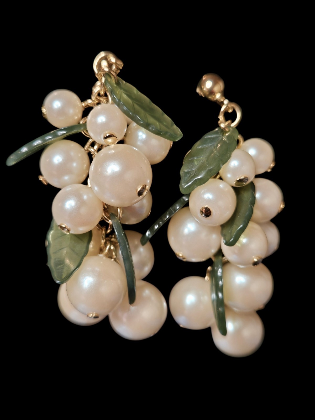 Vintage 1990s Avon Faux Pearl Grape Cluster Lucite Green Leaves Pierced Earrings