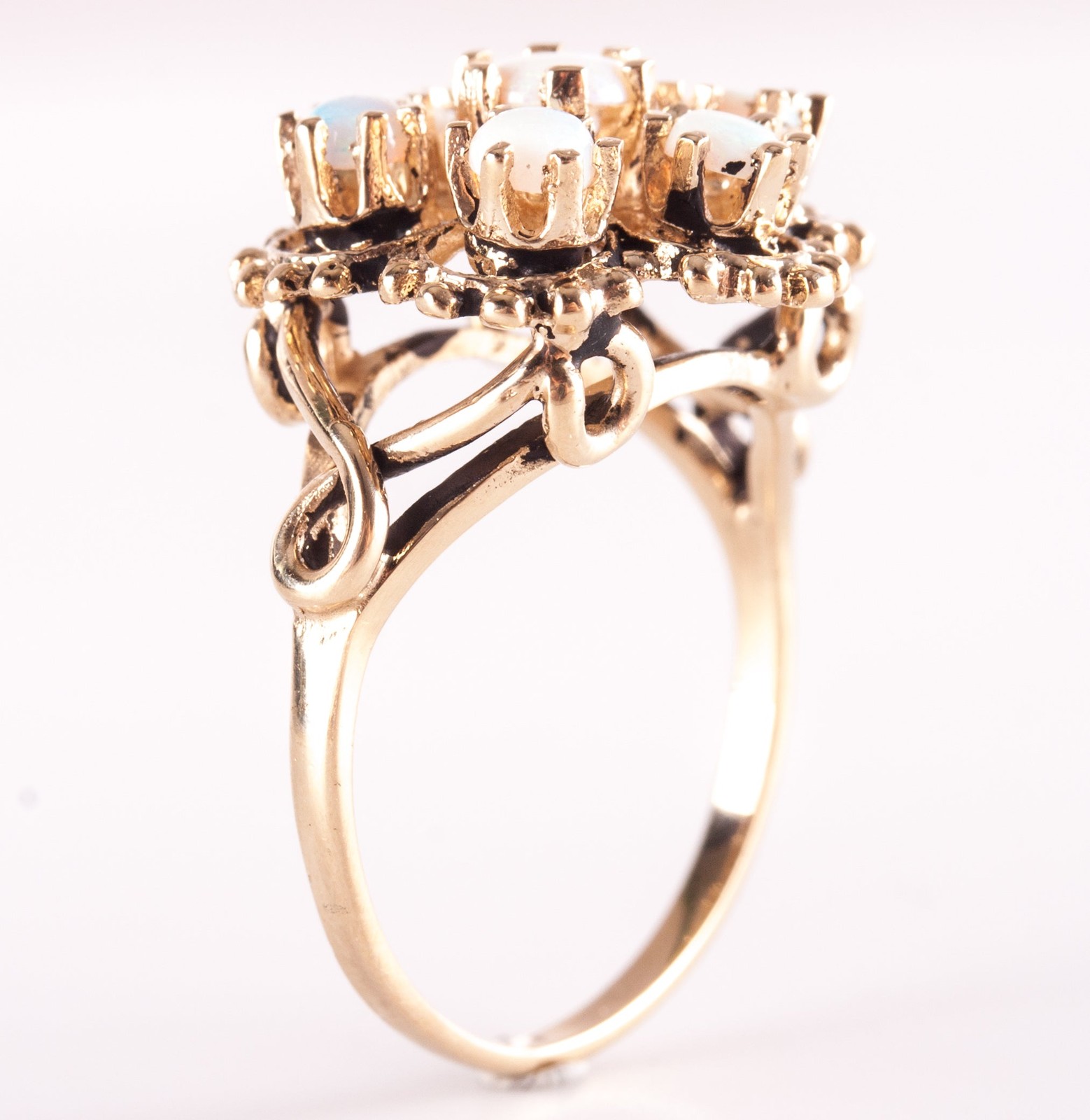 Vintage 1960’s 14k Yellow Gold Round Cabochon Opal Floral Ring .54ctw 3.75g