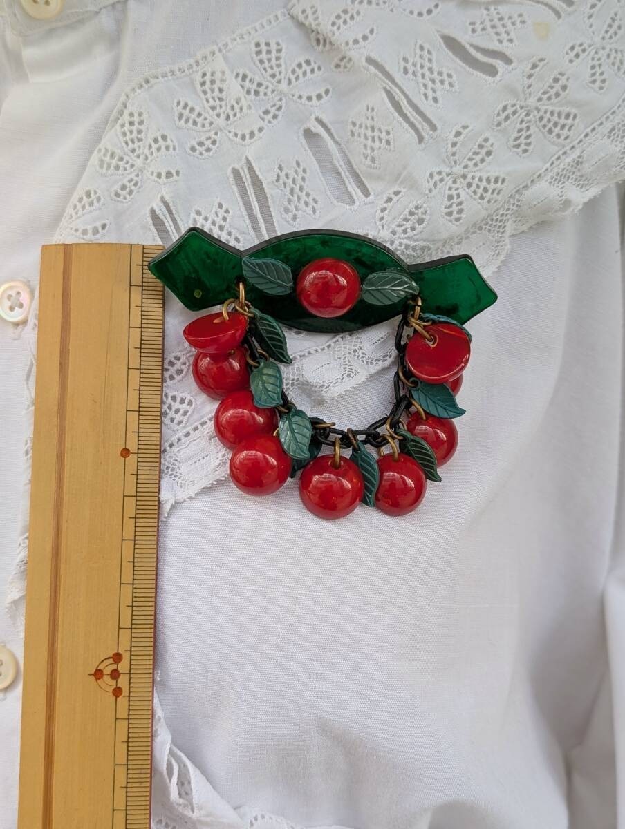 1930s ~ 1940s Cherry Shape Bakelite Brooch Size H 2.5 x W 3.3 in