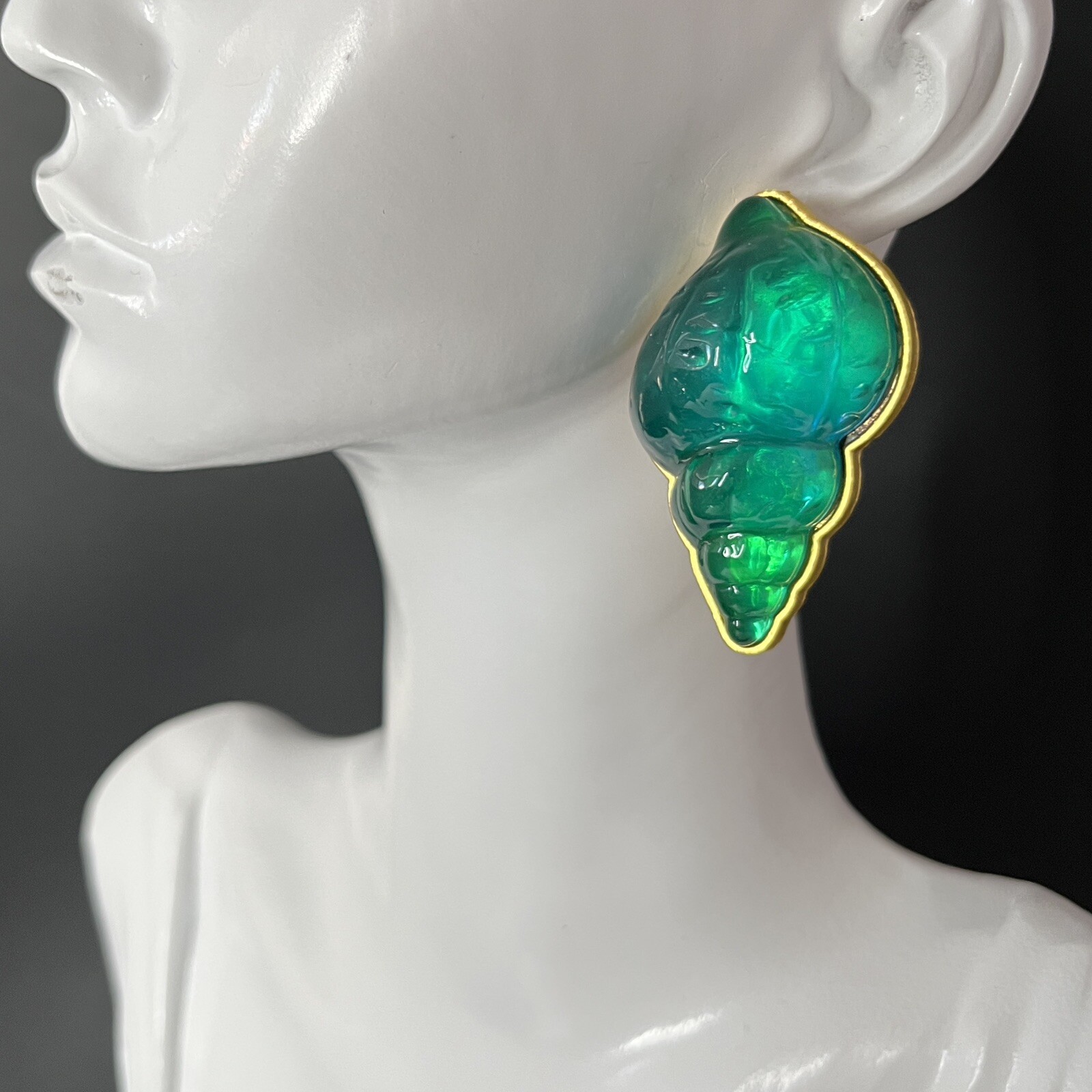 Gripoix Style Seashell Earrings Jelly Resin Gold Runway Statement Conch Shell