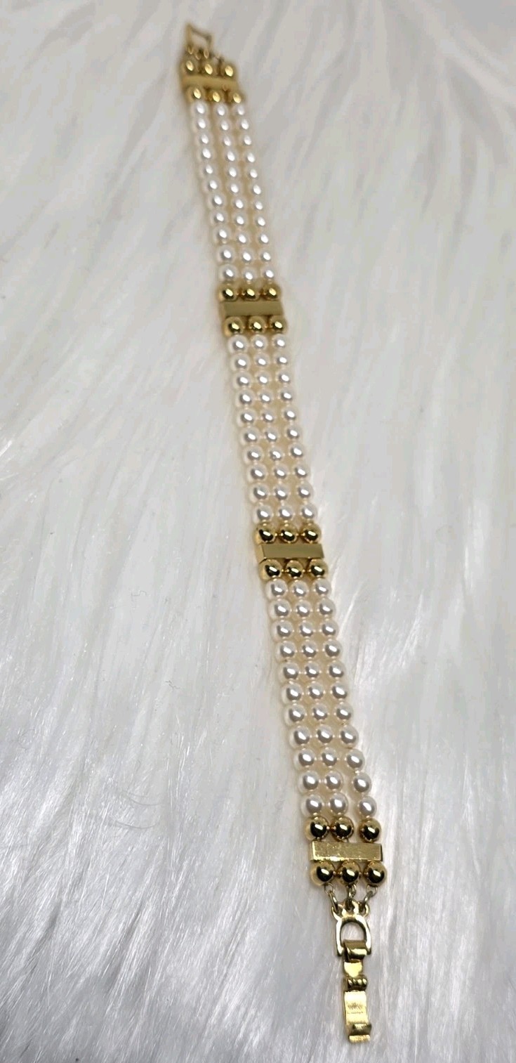 Vintage 1980 Cream Faux Pearl Gold Accent Bracelet 7.25 In