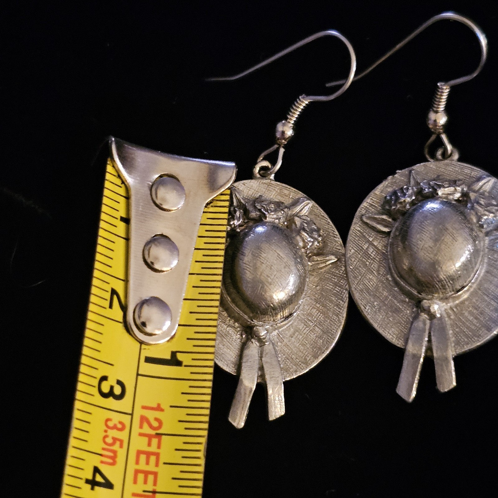 Vintage 1980 CLIFT STRAW HAT w/ FLOWERS PEWTER DANGLE PIERCED EARRINGS Beautiful