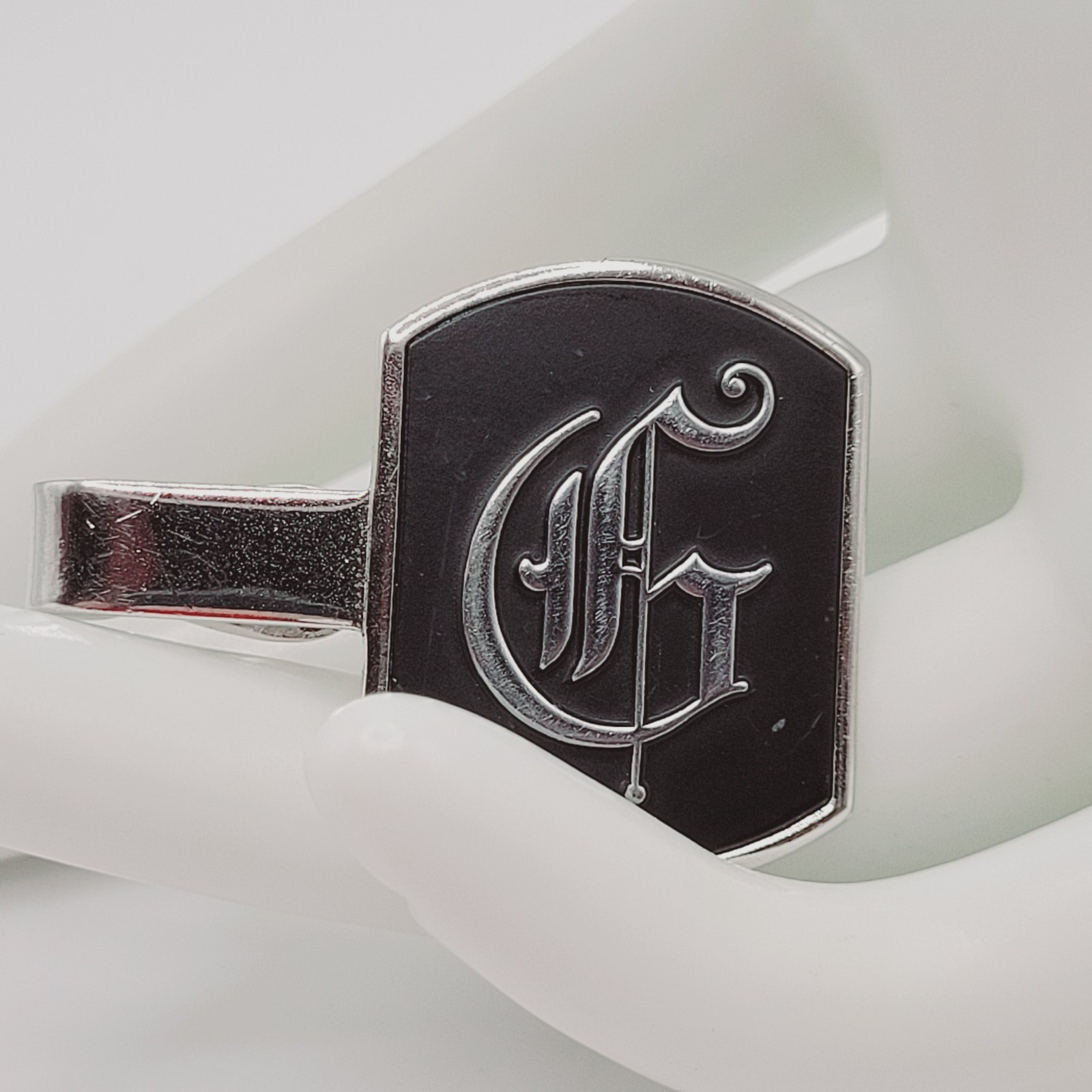 G Letter Old English Script Silver Tone Black Enamel SWANK Tie Clip Clasp