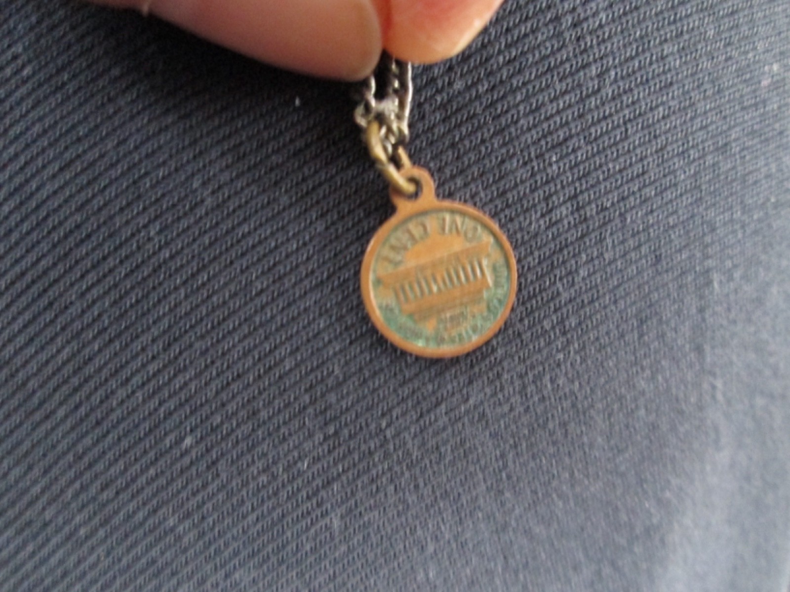 Vintage Miniature Lincoln Cent 1964 Necklace 1 cm Wide Tarnished