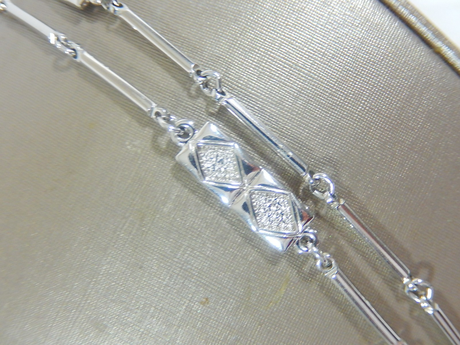 VINTAGE MONET LONG SILVER TONE BAR LINK WITH TEXTURED STATIONS 50″ NECKLACE