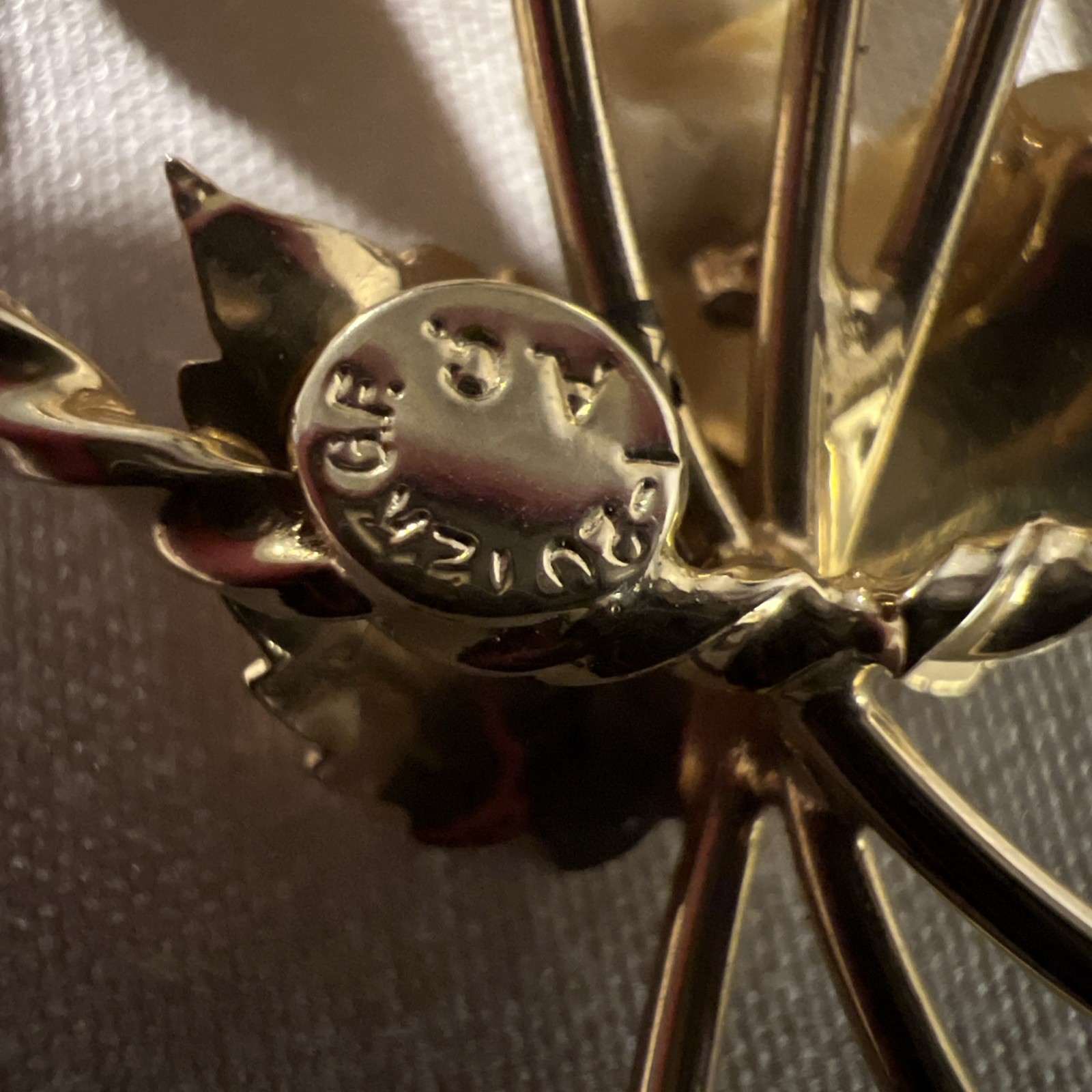 Alice Caviness Dozen Roses Brooch Pin 12 Kt. Gold Filled-Oval Approx. 2″ Glows!