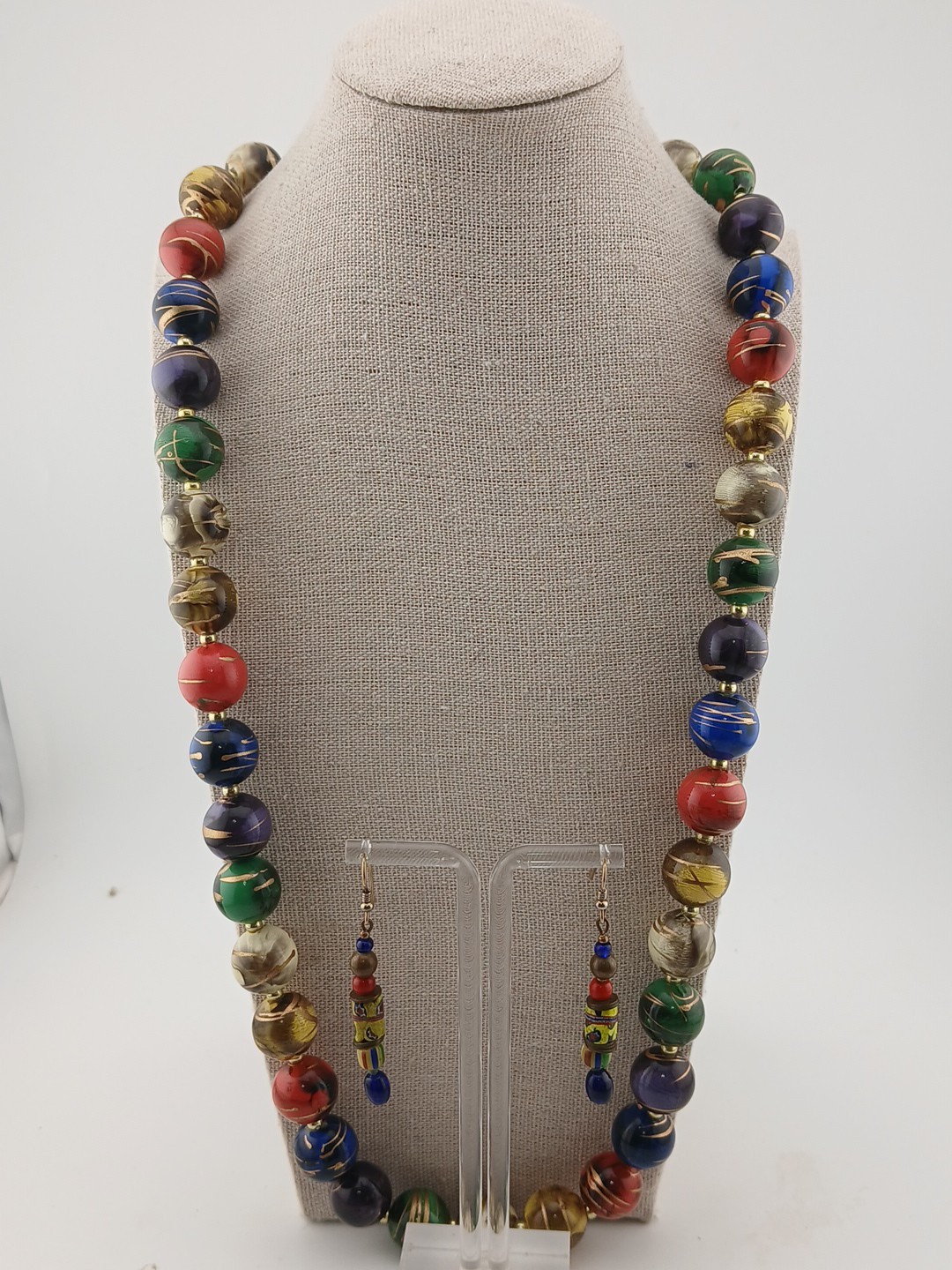 VINTAGE CORDINATED goldtone multicolor beads necklace dangle hook earrings set