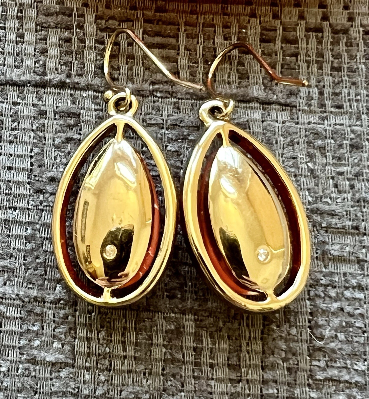 ZENZII Marble Resin Cuff Bangle & Gold Tone Orange Faux Coral Earring Set