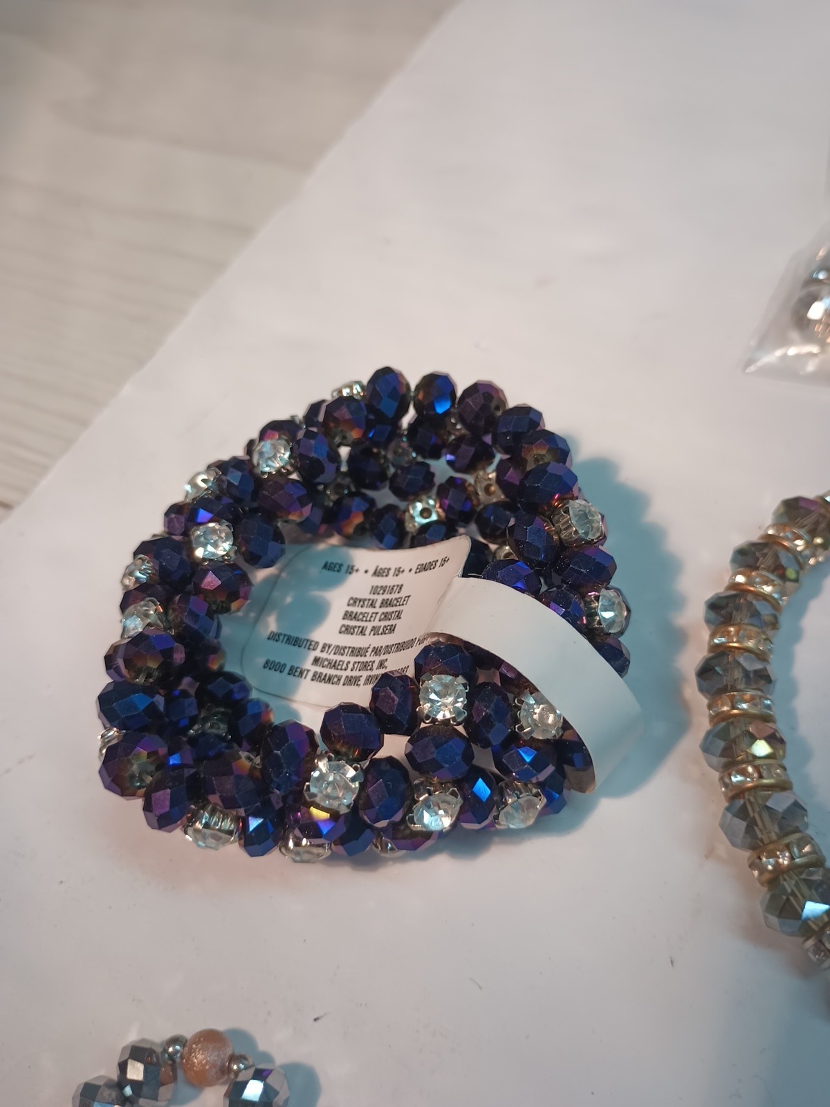 (1) Pre-owned Vintage Amazing 22 Costume Jewelry Pieces Not Sure If Some Might