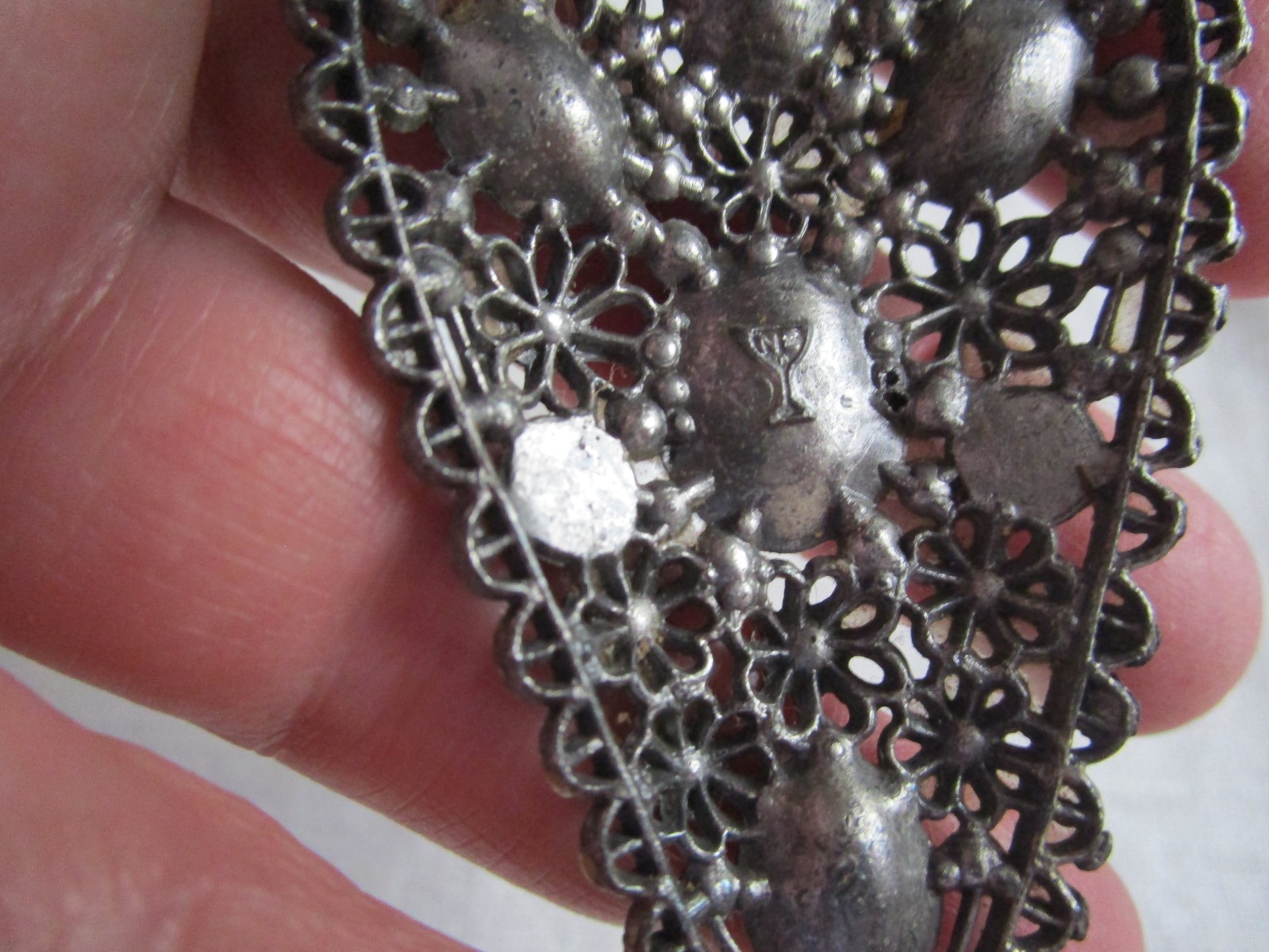 VTG New England Glass Works silver tone, blue stone Dress Clip OCT25-12