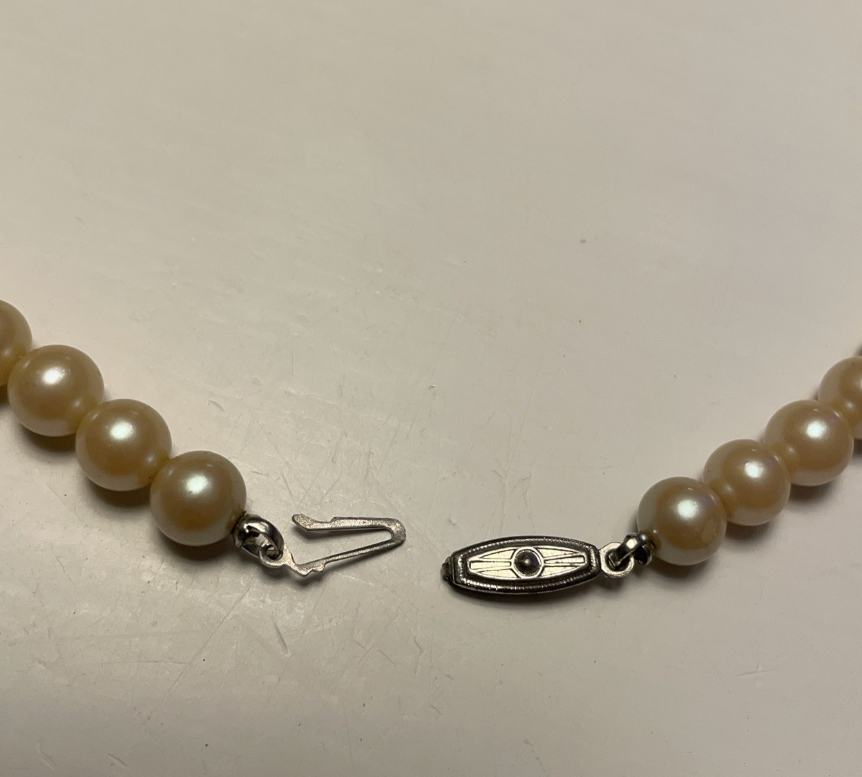 Vtg Classic Pearl Choker 16”Necklace Fish Hook Clasp Champagne Unbranded Japan